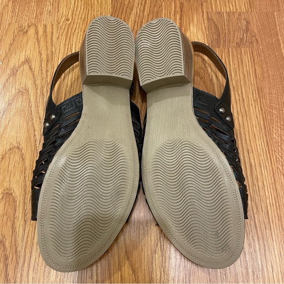 Brand new size 39 (US 8-8.5) Biza Olivia sandals. Soft genuine black leather. - Picture 9 of 11